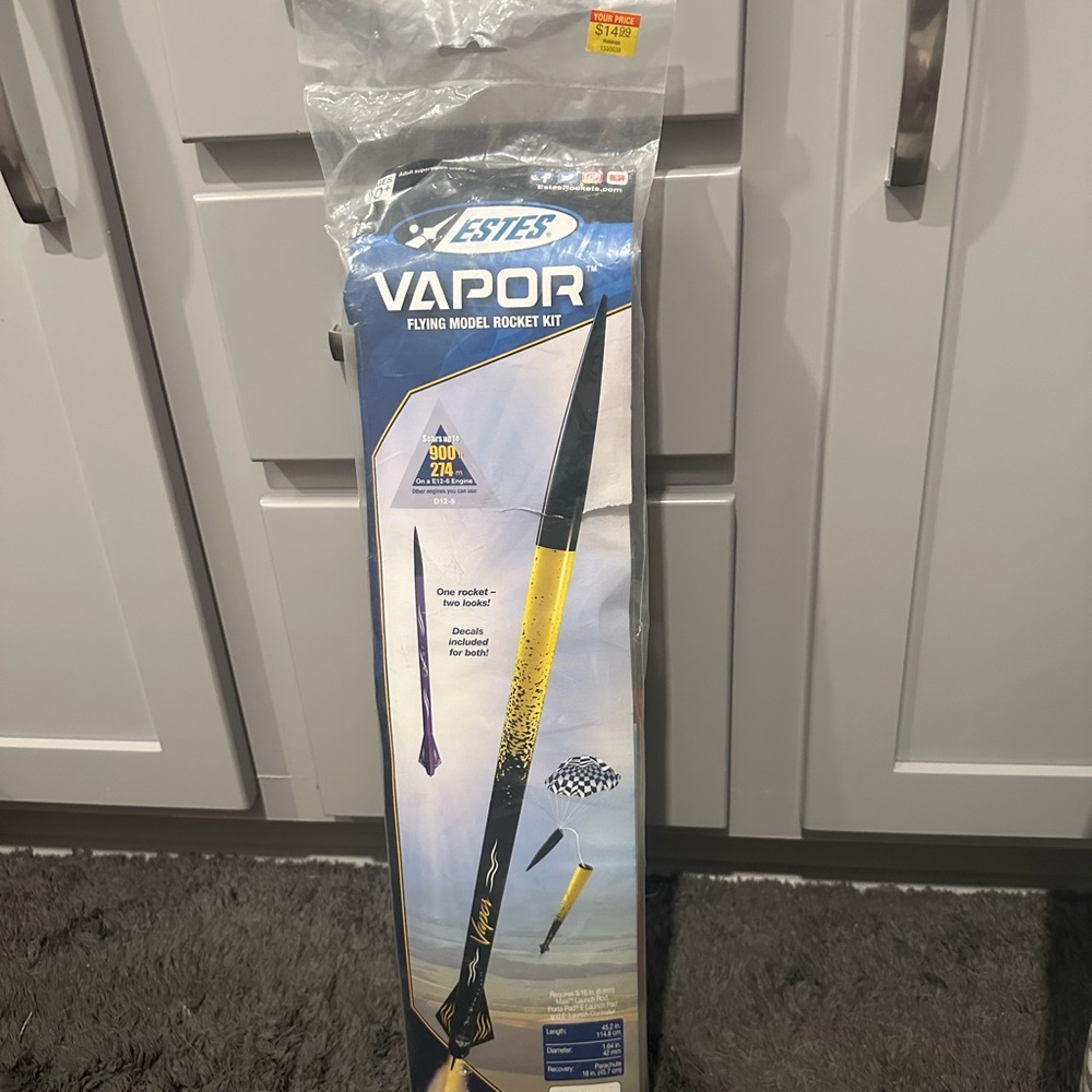 Vapor Flying Model Rocket Kit - Black and Yellow